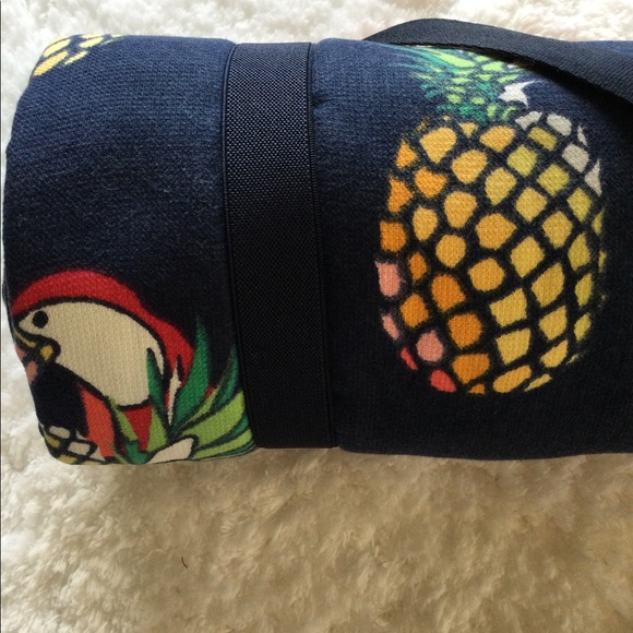 Vera Bradley Other Nwt Vera Bradley Pineapple Beach Blanket 64x64